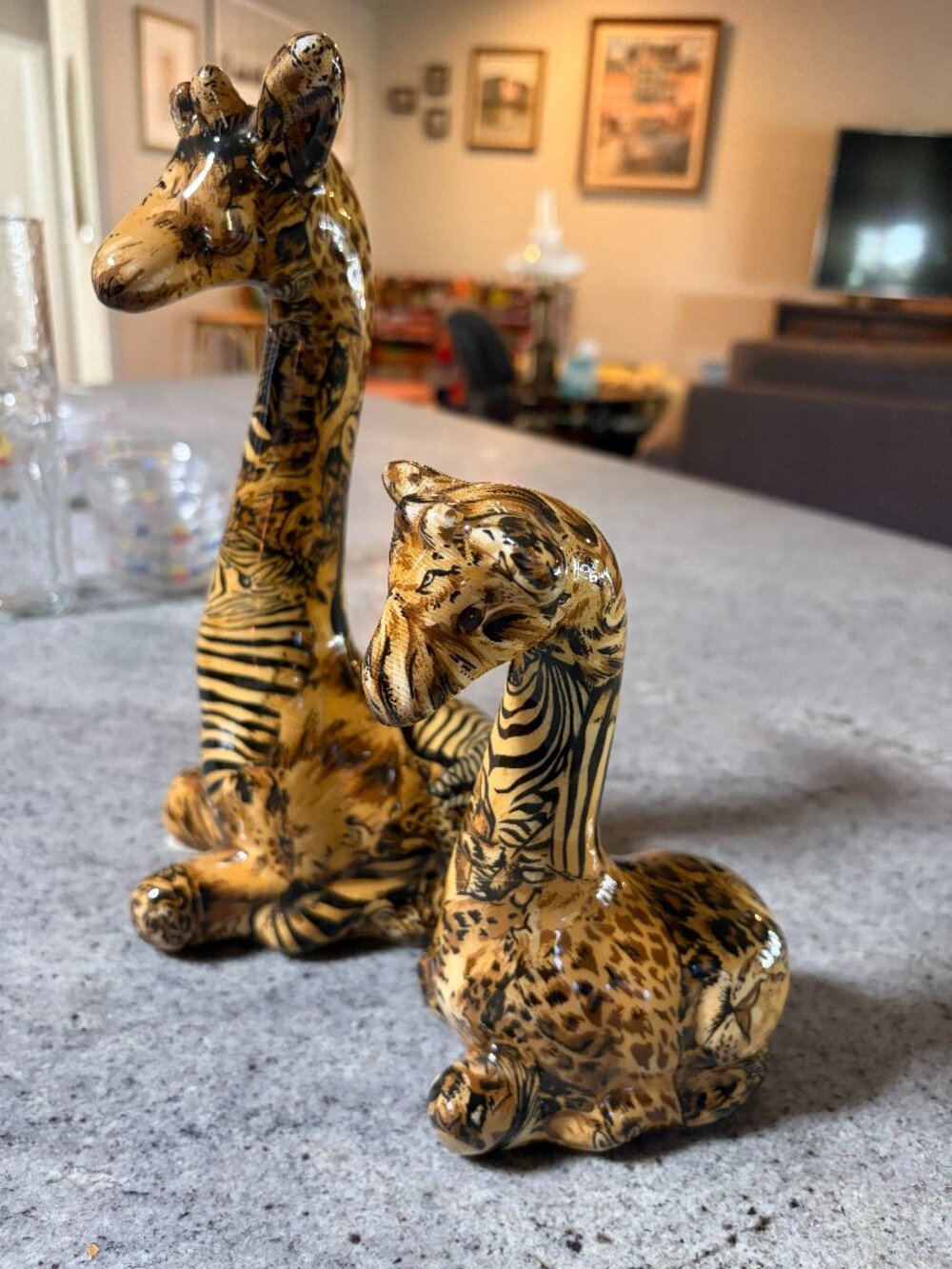 Vintage La Vie Safari collection Ceramic Giraffe Figurine Pair -Mother & Baby